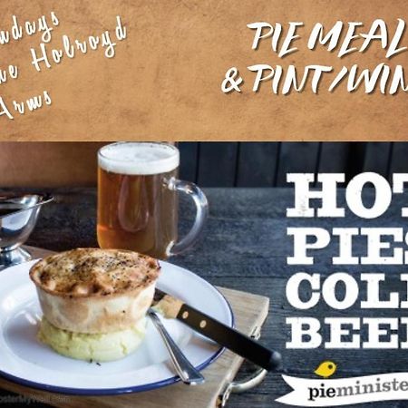 מלון גילדפורד The Holroyd Arms מראה חיצוני תמונה