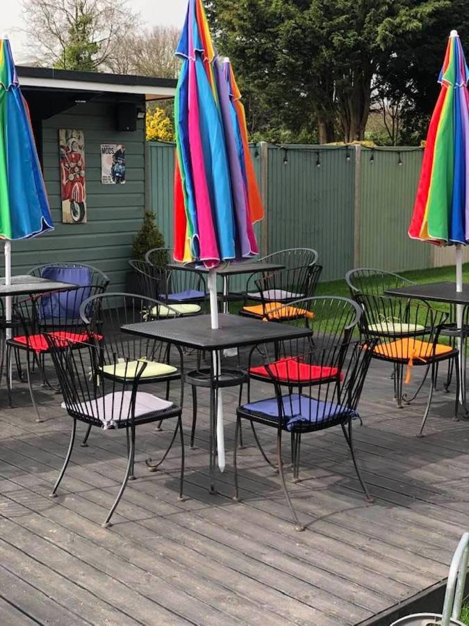 מלון גילדפורד The Holroyd Arms מראה חיצוני תמונה